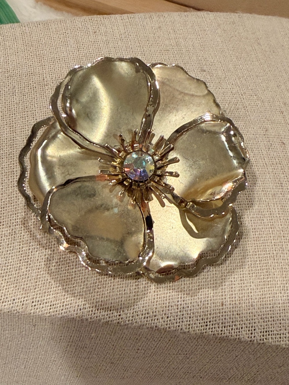 Vintage Gold Flower Pin Brooch with Iridescent Center